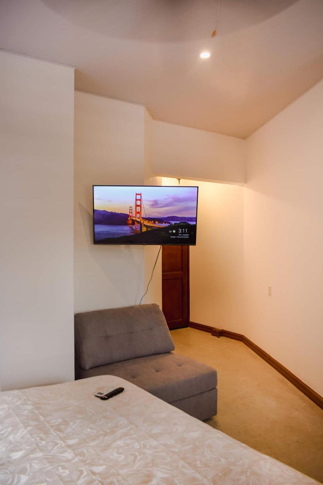Location - Spacious And Fancy Apartment *
