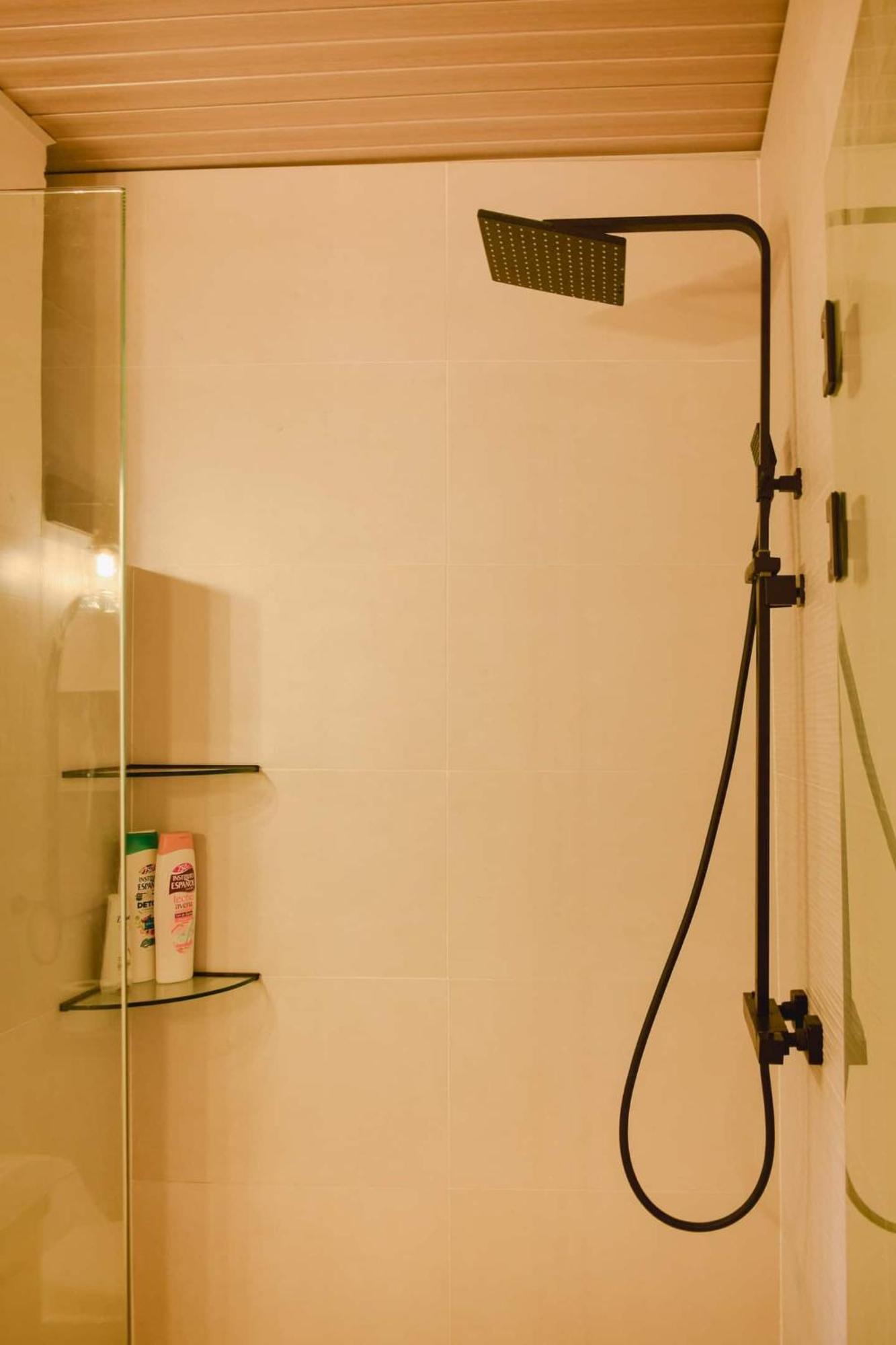 Location - Spacious And Fancy Apartment