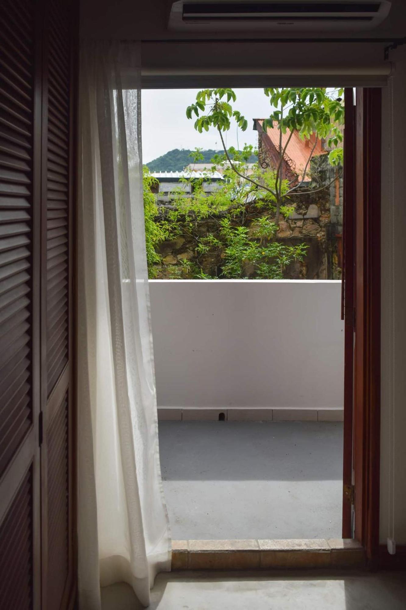Location - Spacious And Fancy Apartment *